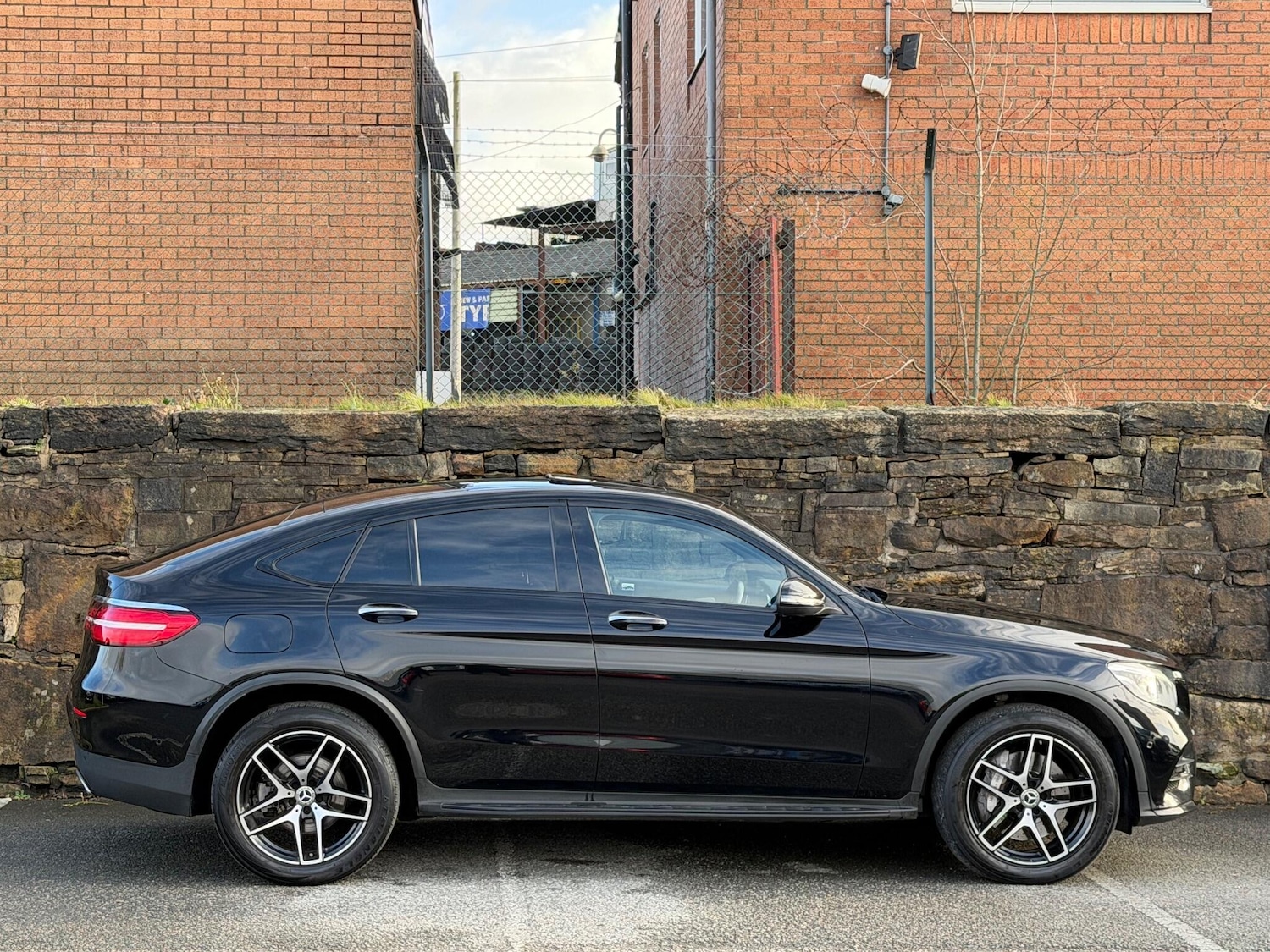 Used Mercedes-Benz GLC 2018 for sale - 76886826: Photo 8