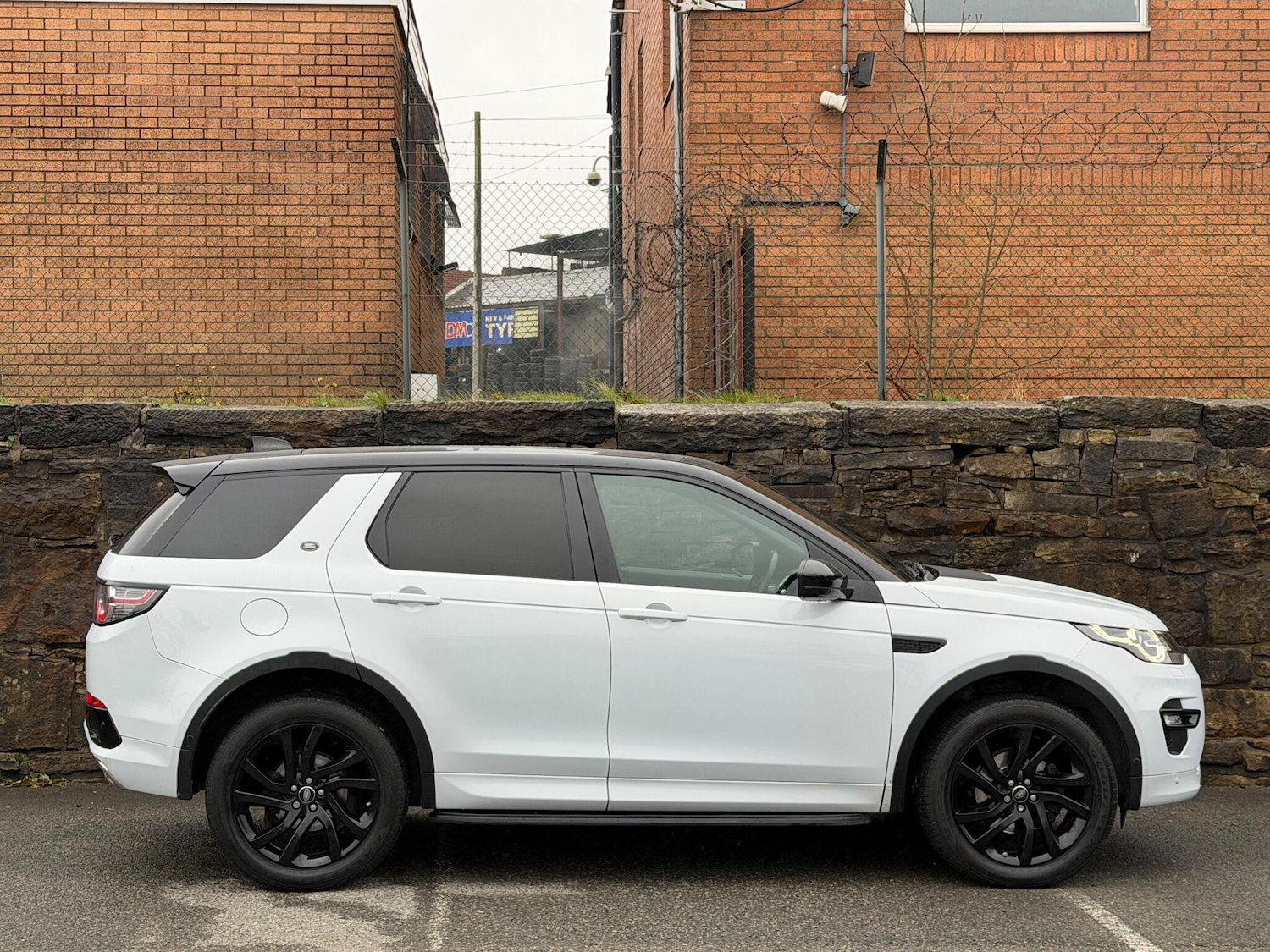 Used Land Rover Discovery Sport for sale - 76998917: Photo 7