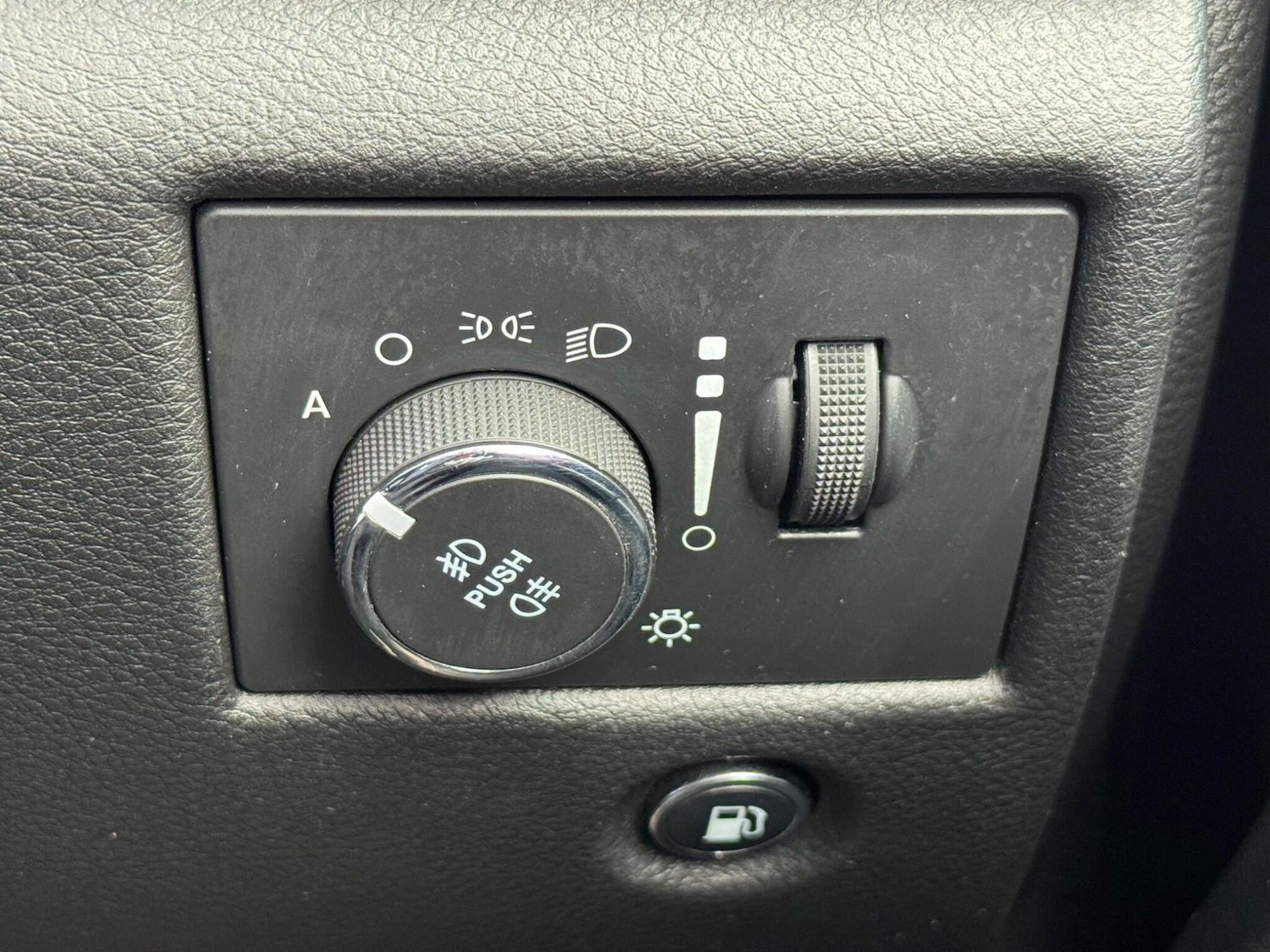 Used Jeep Grand Cherokee 2014 for sale - 76987705: Photo 48