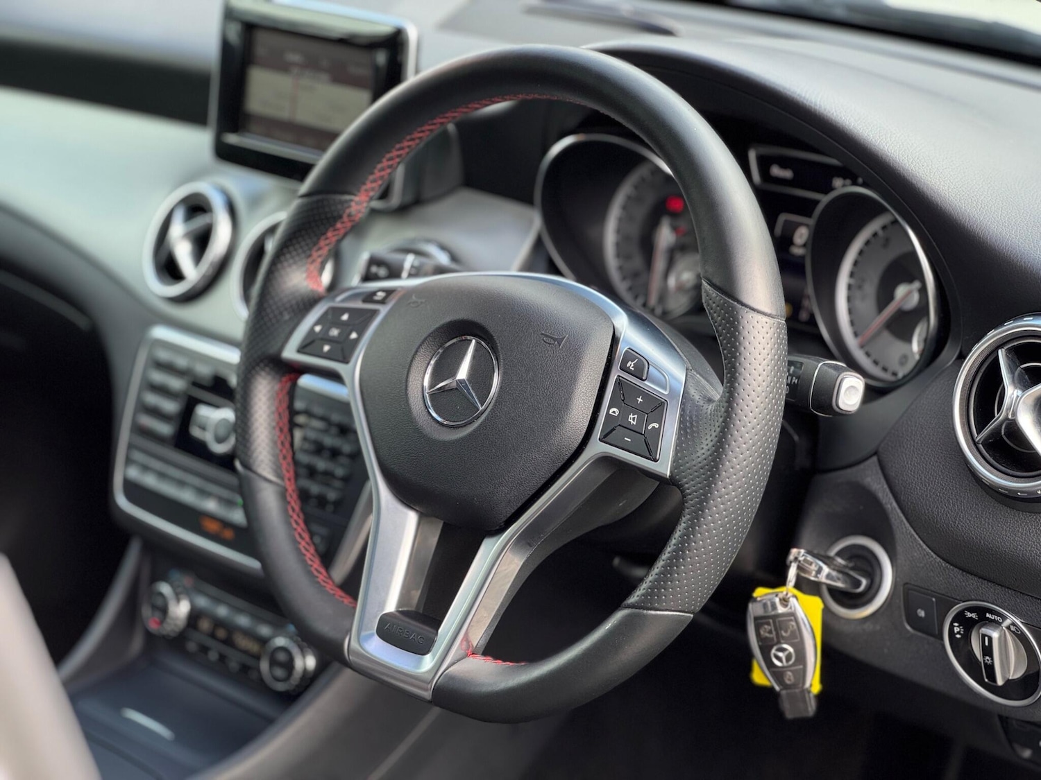 Used Mercedes-Benz GLA 2015 for sale - 76160992: Photo 12