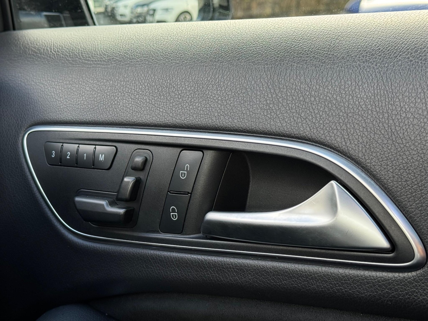 Used Mercedes-Benz GLA 2015 for sale - 76160992: Photo 37