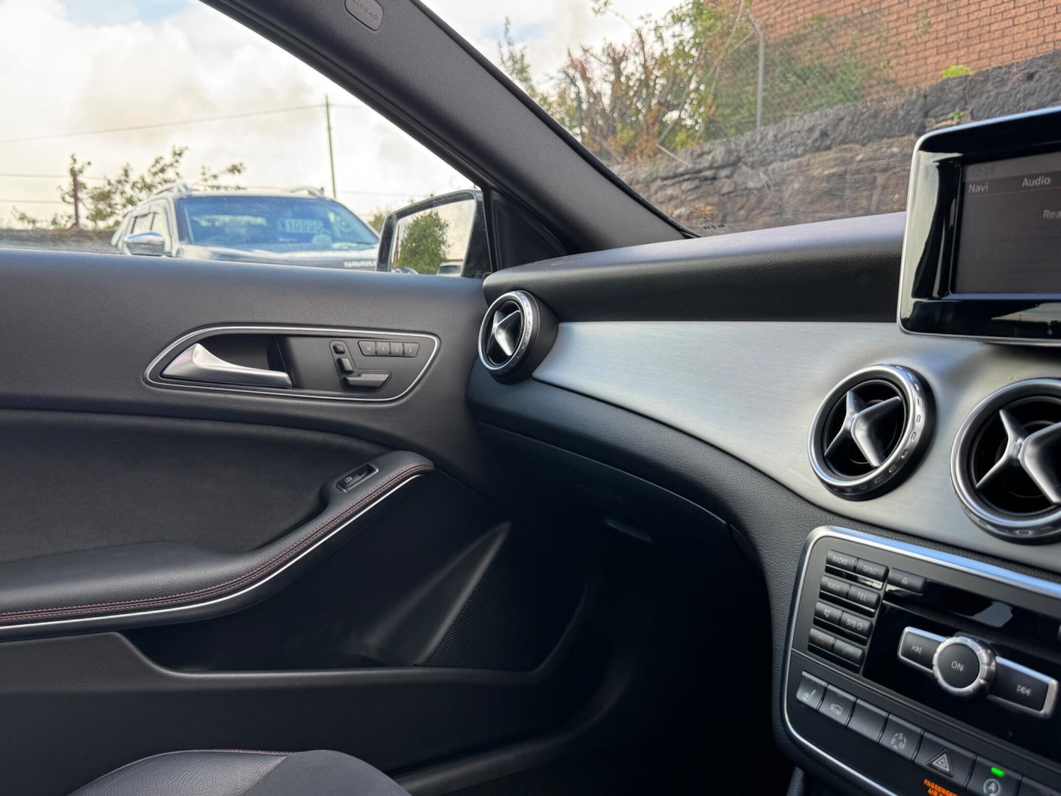 Used Mercedes-Benz GLA 2015 for sale - 76160992: Photo 40