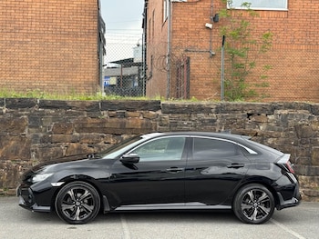 Used Honda Civic 2018 for sale - 76161128: Photo