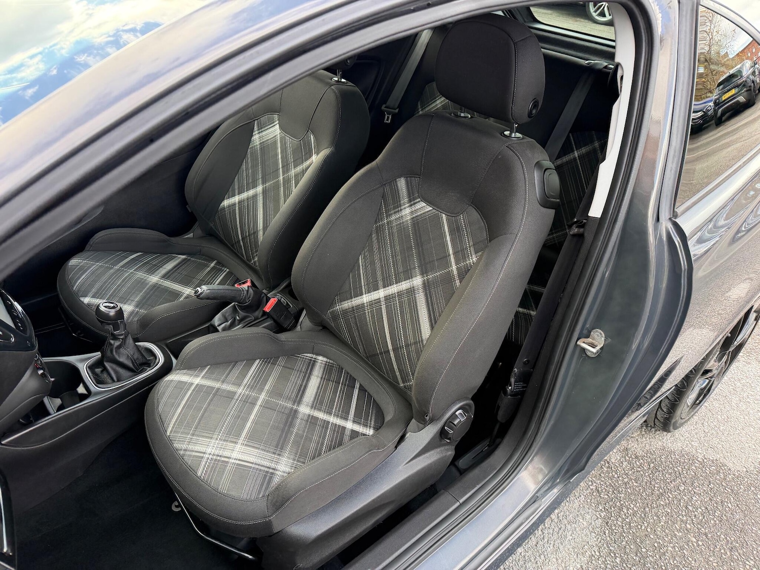 Used Vauxhall Corsa 2015 for sale - 76440846: Photo 17