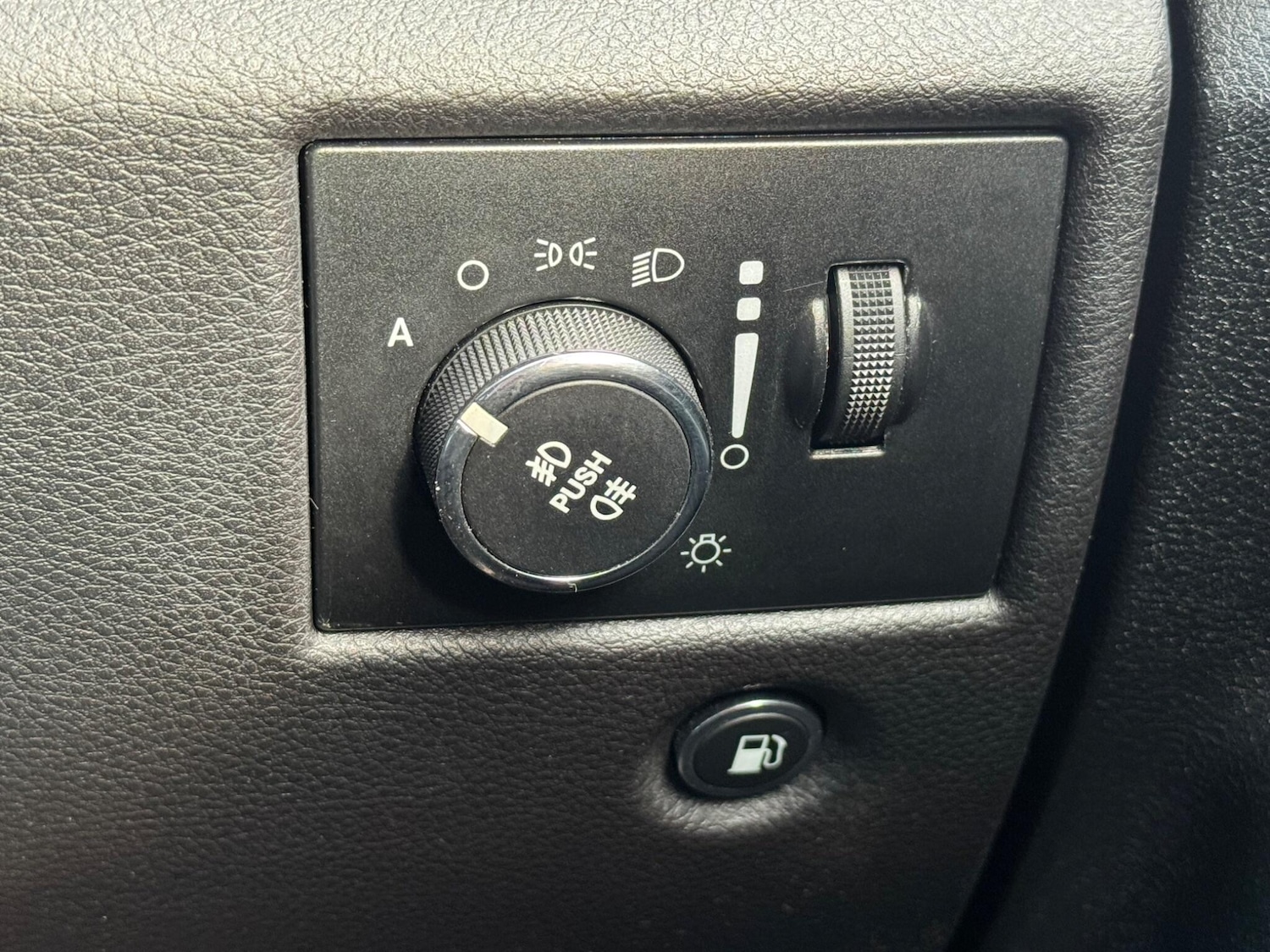 Used Jeep Grand Cherokee 2013 for sale - 76161143: Photo 50