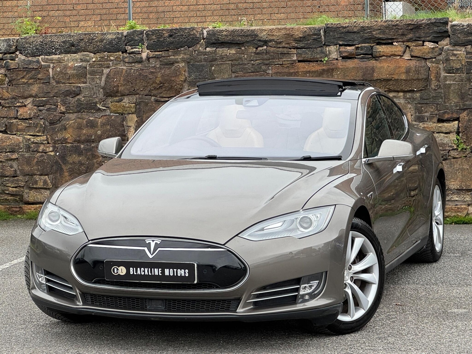 Used Tesla Model S 2016 for sale - 76989378: Photo 3