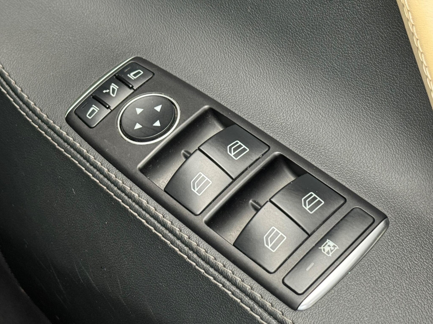 Used Tesla Model S 2016 for sale - 76989378: Photo 42