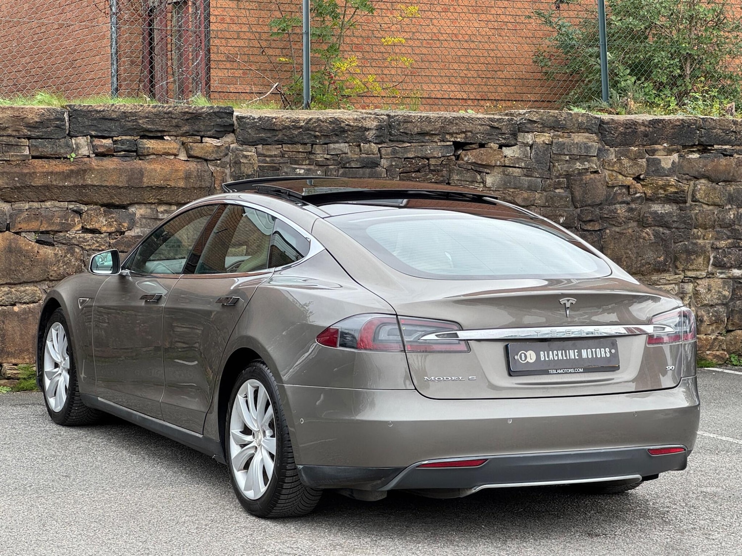 Used Tesla Model S 2016 for sale - 76989378: Photo 5