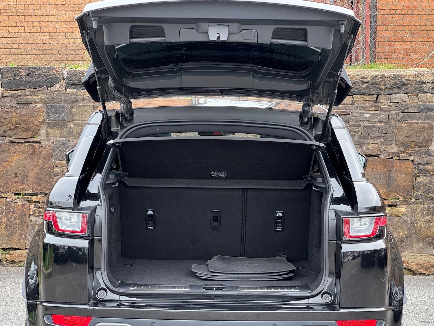 Used Land Rover Range Rover Evoque 2018 for sale - 76993927: Photo 22