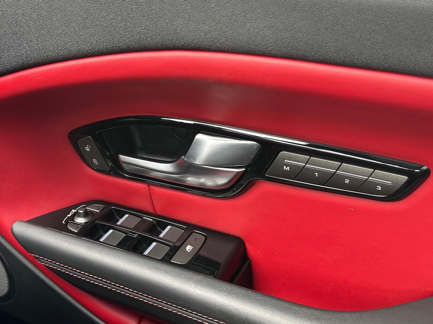 Used Land Rover Range Rover Evoque 2018 for sale - 76993927: Photo 44