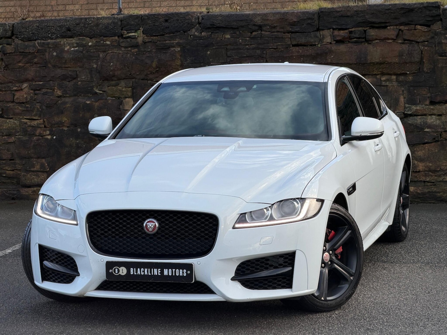 Used Jaguar XF 2017 for sale - 77203921: Photo 3