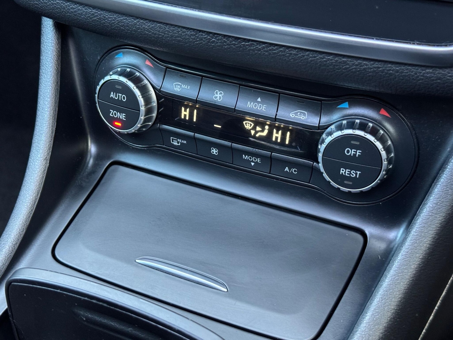 Used Mercedes-Benz GLA 2014 for sale - 76989351: Photo 36