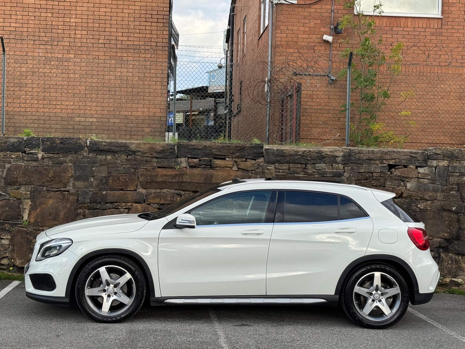 Used Mercedes-Benz GLA 2014 for sale - 76989351: Photo 4