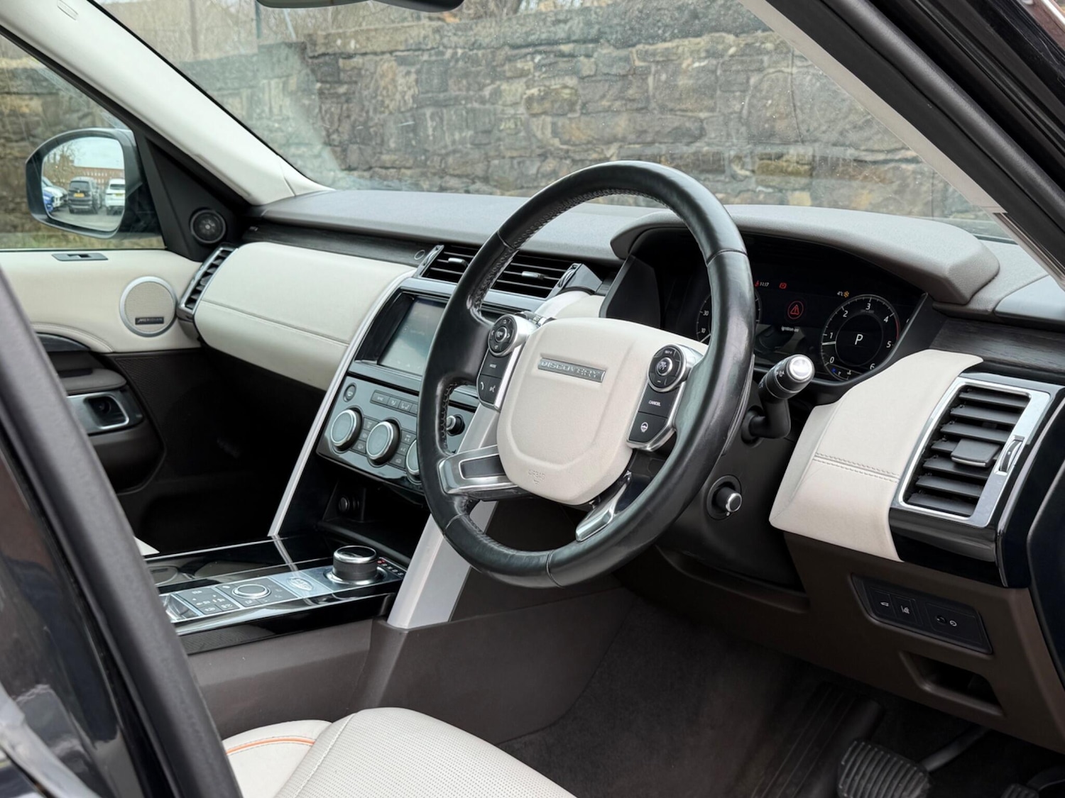 Used Land Rover Discovery 2018 for sale - 77510058: Photo 13