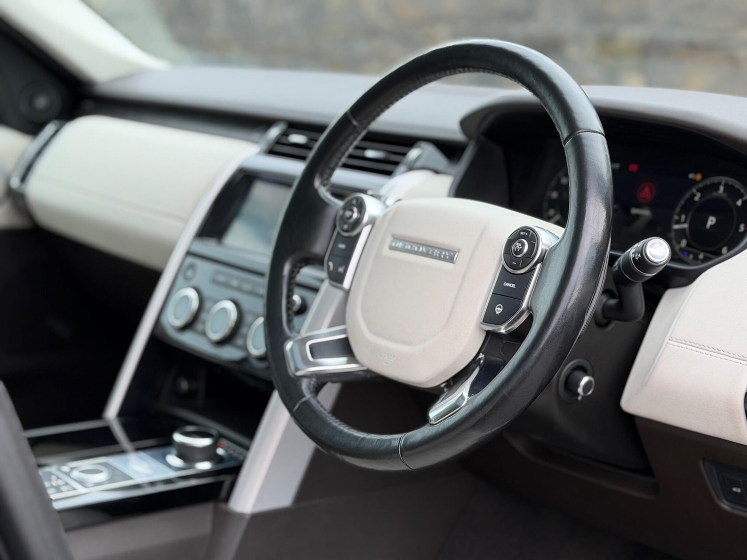 Used Land Rover Discovery 2018 for sale - 77510058: Photo 14