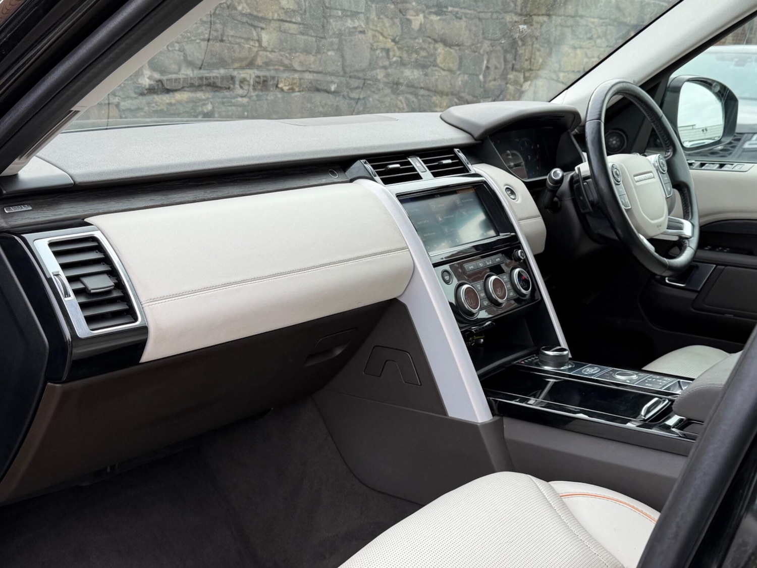 Used Land Rover Discovery 2018 for sale - 77510058: Photo 15