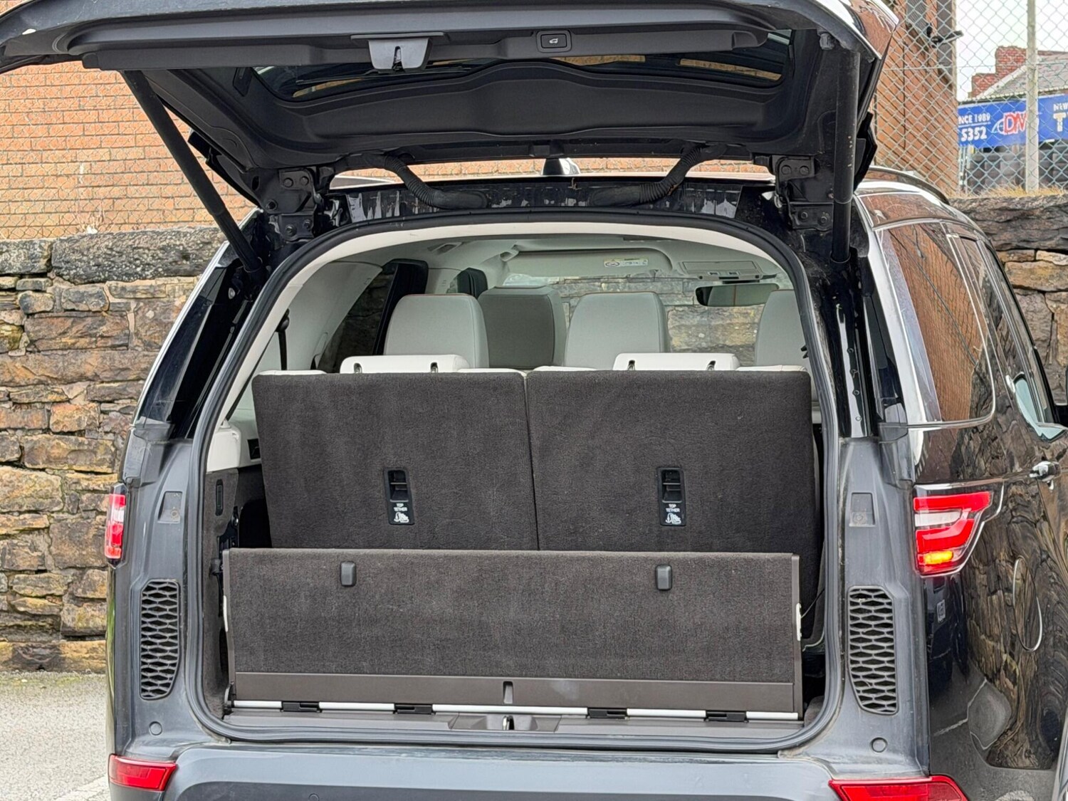 Used Land Rover Discovery 2018 for sale - 77510058: Photo 23