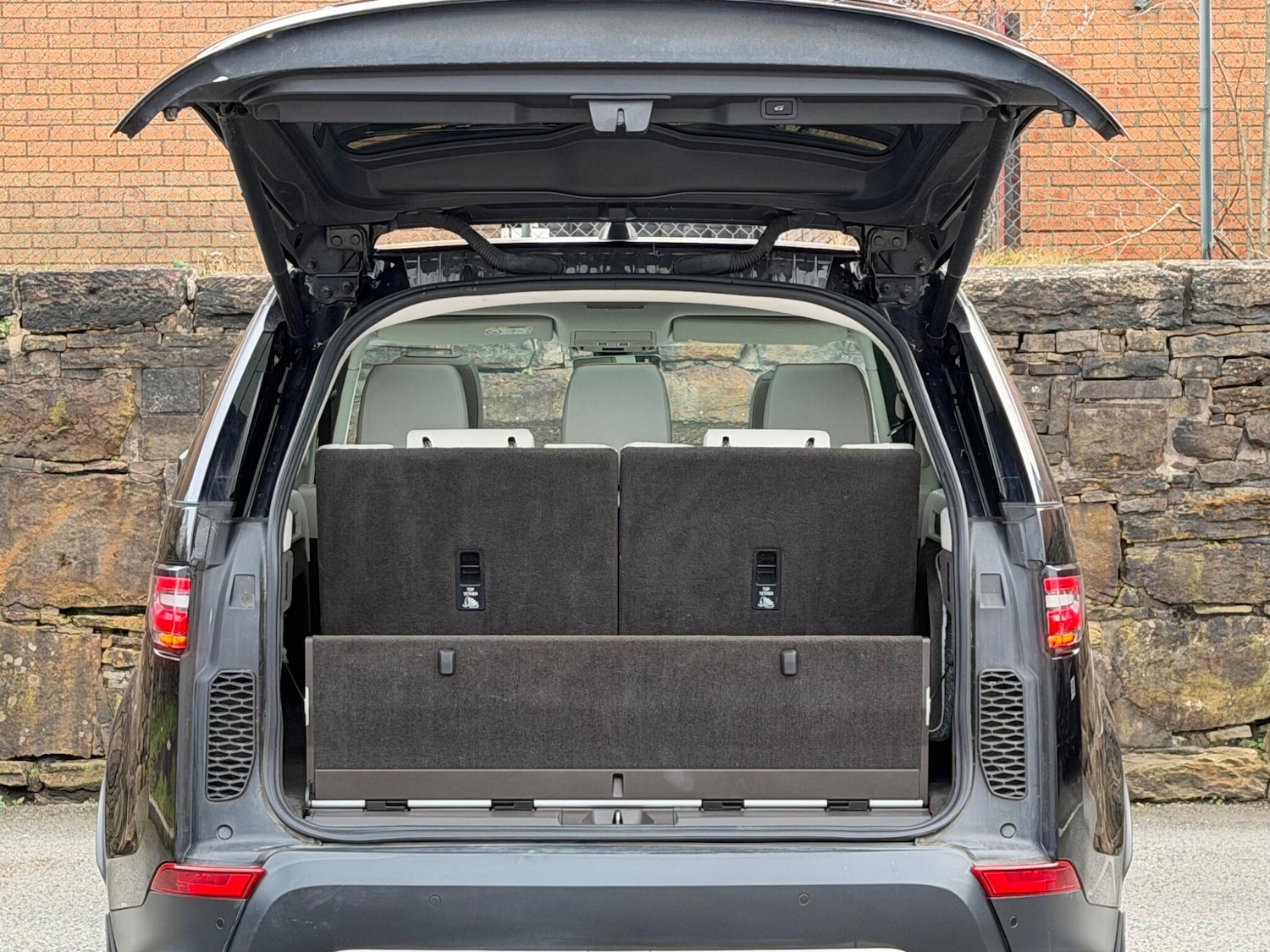 Used Land Rover Discovery 2018 for sale - 77510058: Photo 24