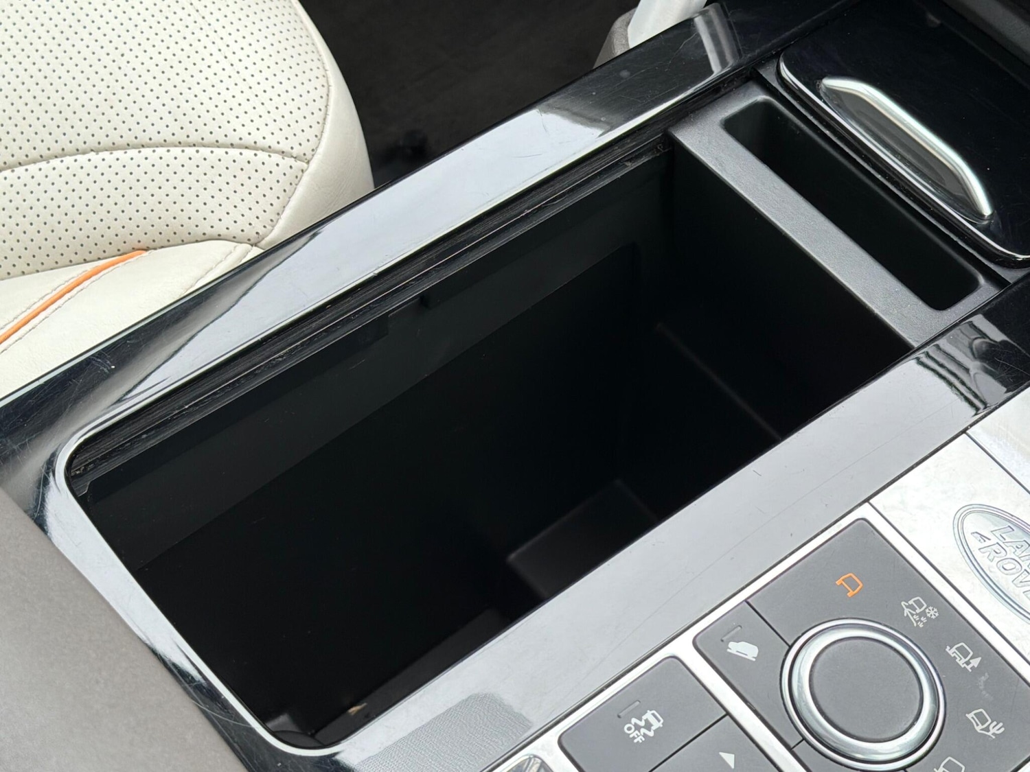 Used Land Rover Discovery 2018 for sale - 77510058: Photo 48