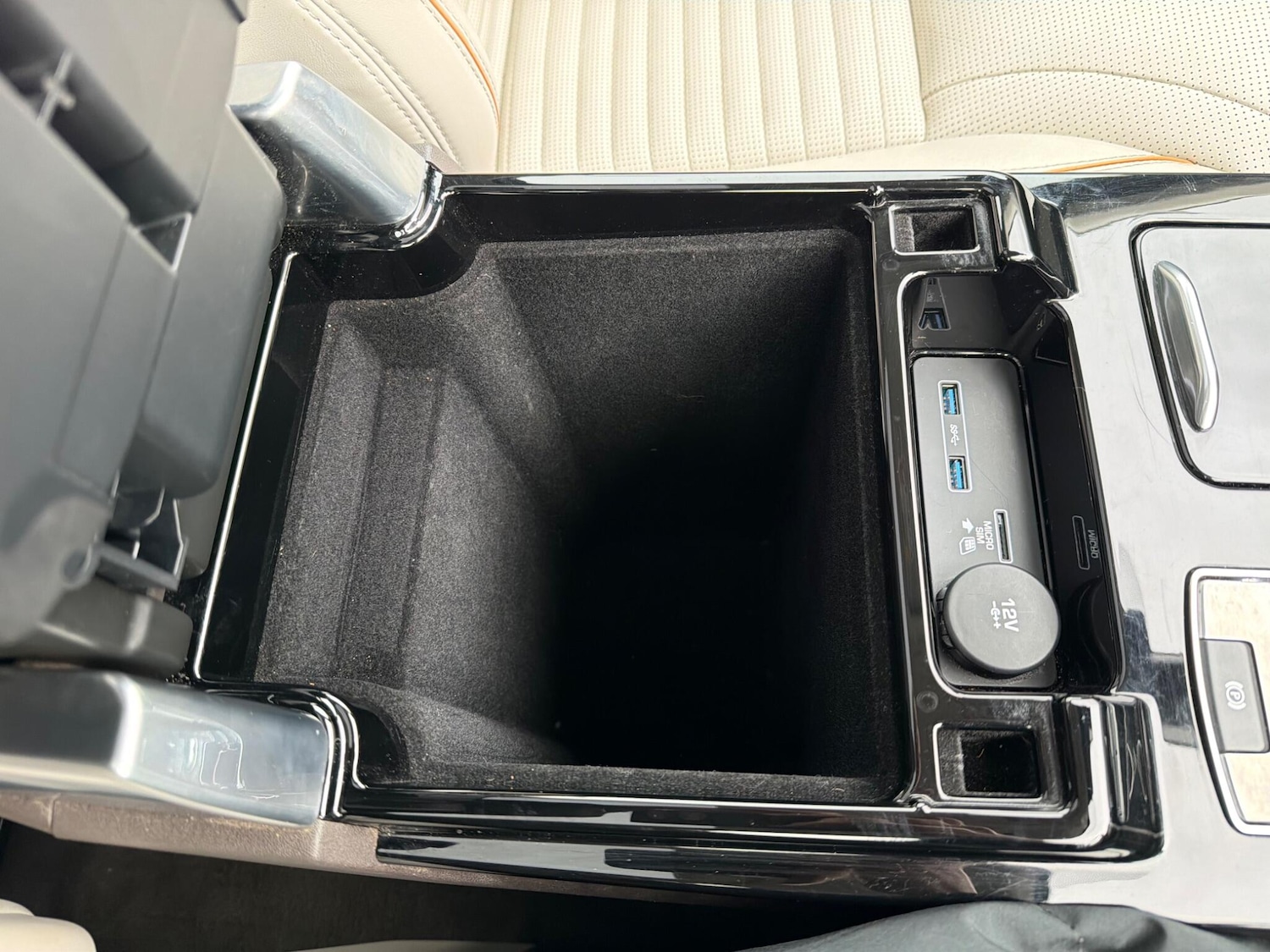 Used Land Rover Discovery 2018 for sale - 77510058: Photo 50