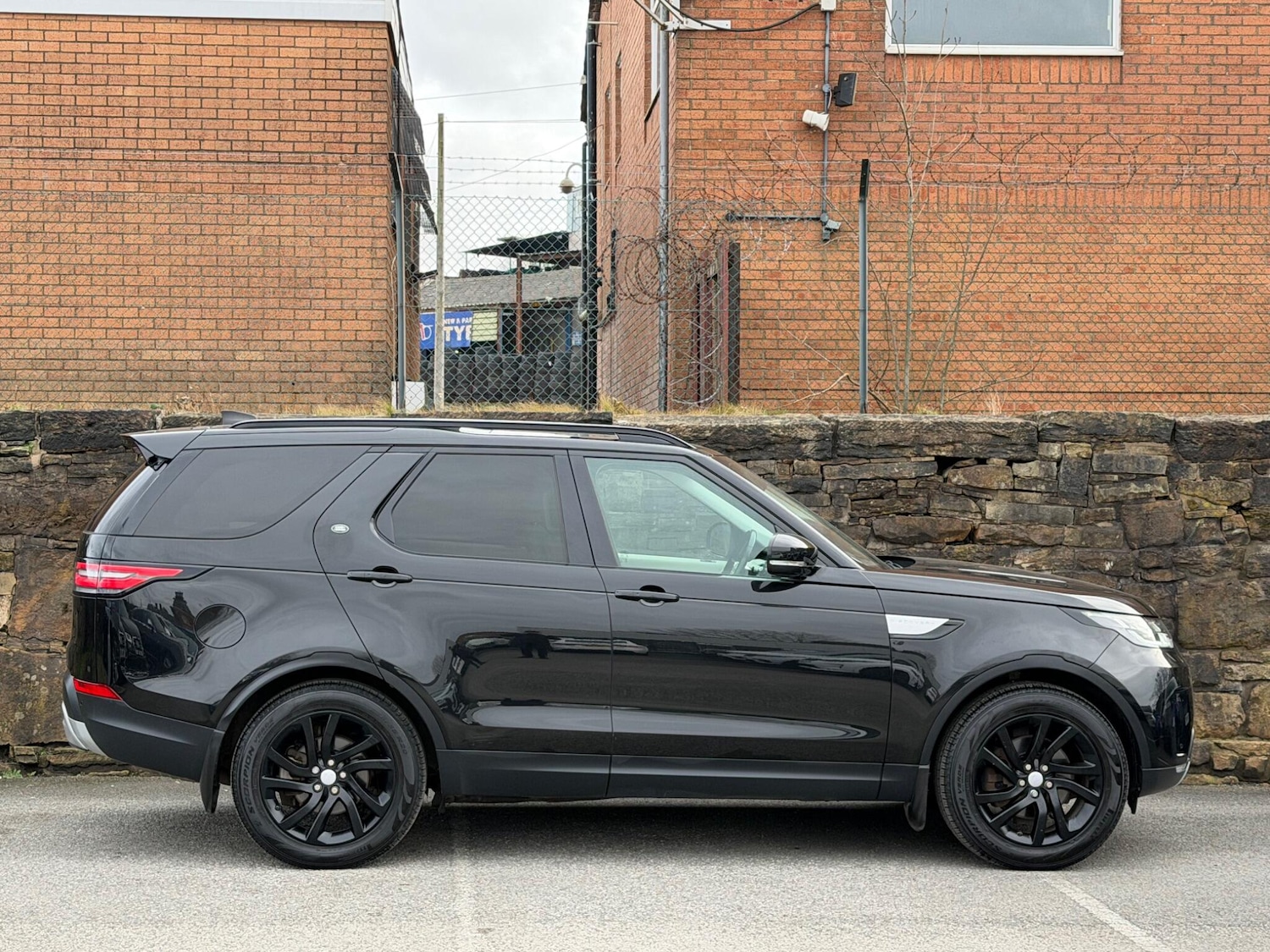 Used Land Rover Discovery 2018 for sale - 77510058: Photo 8
