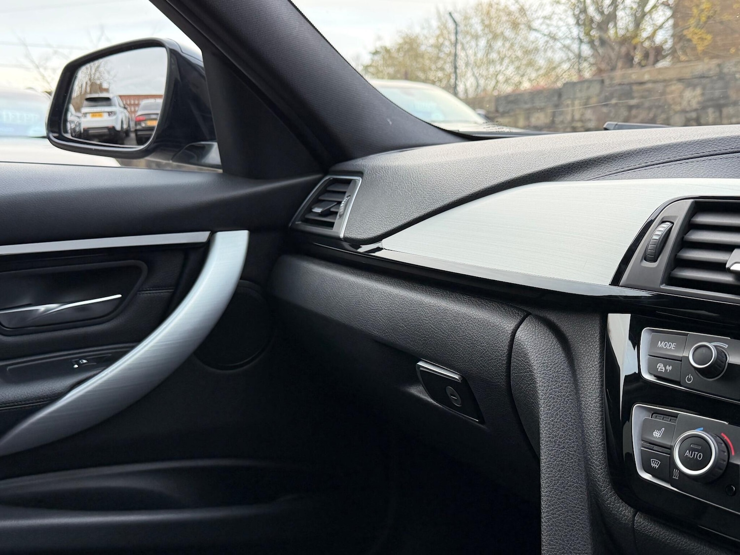 Used BMW 3 Series for sale - 76998916: Photo 46