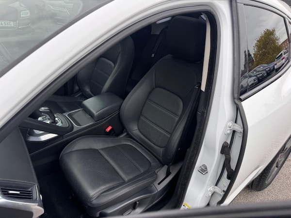 Used Jaguar E-Pace 2018 for sale - 76282593: Photo 18