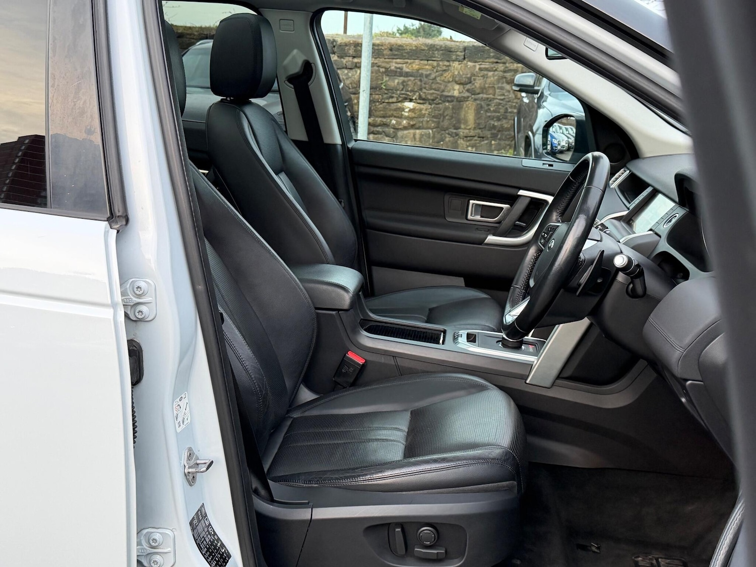 Used Land Rover Discovery Sport 2017 for sale - 76560986: Photo 15