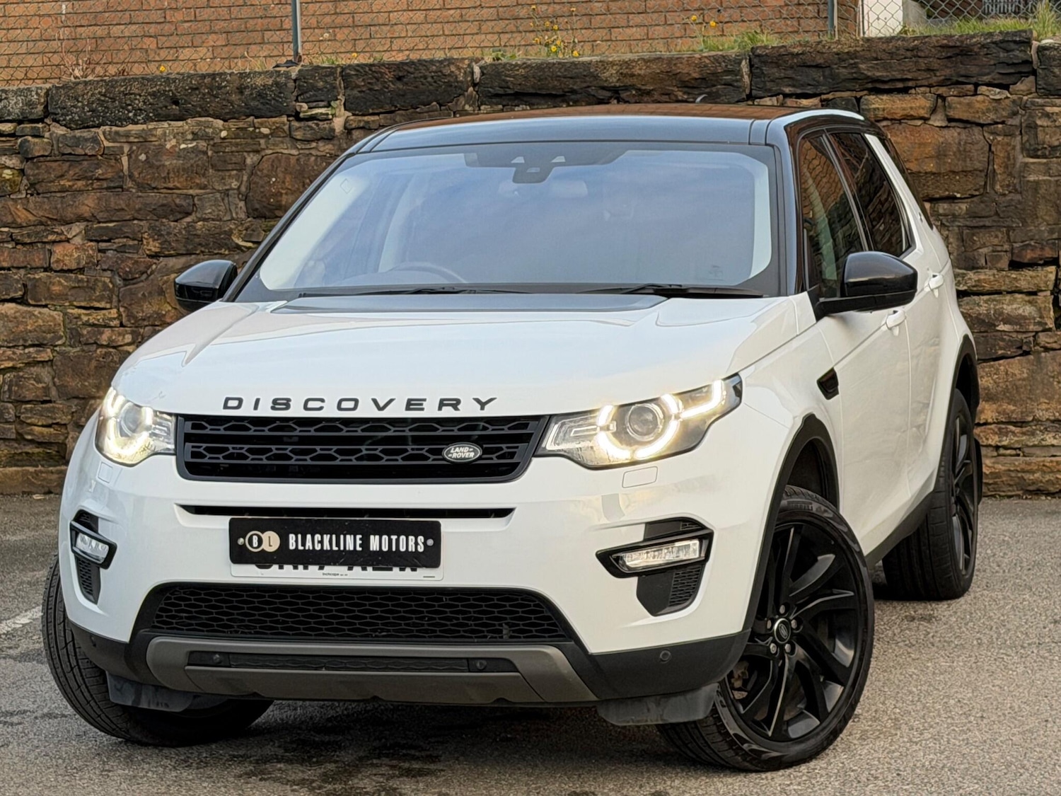 Used Land Rover Discovery Sport 2017 for sale - 76560986: Photo 3