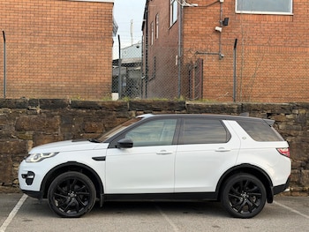 Used Land Rover Discovery Sport 2017 for sale - 76560986: Photo