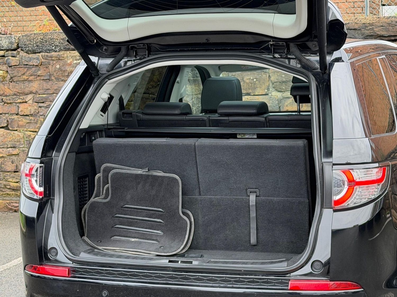 Used Land Rover Discovery Sport 2018 for sale - 76349379: Photo 22