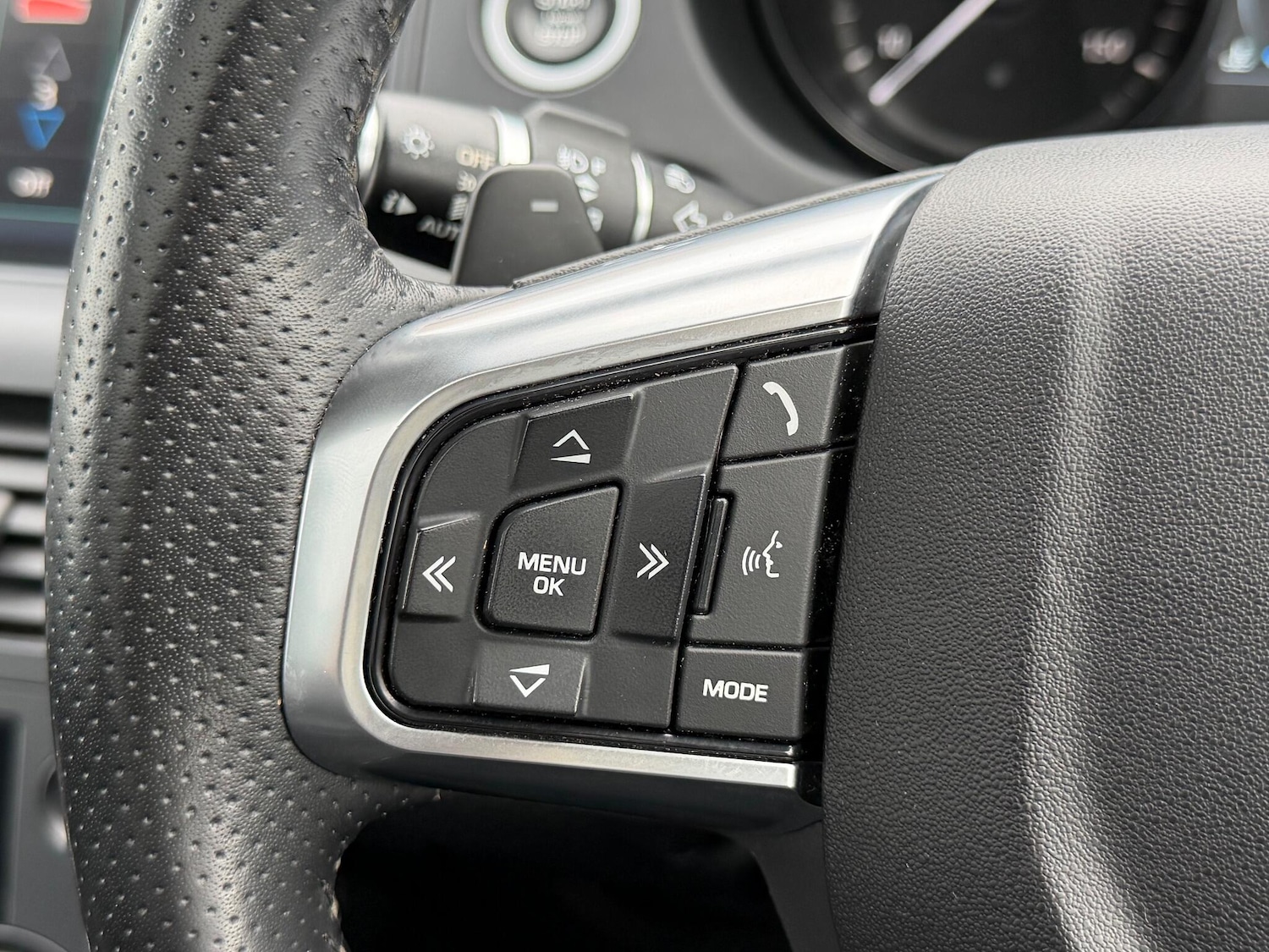 Used Land Rover Discovery Sport 2018 for sale - 76349379: Photo 28