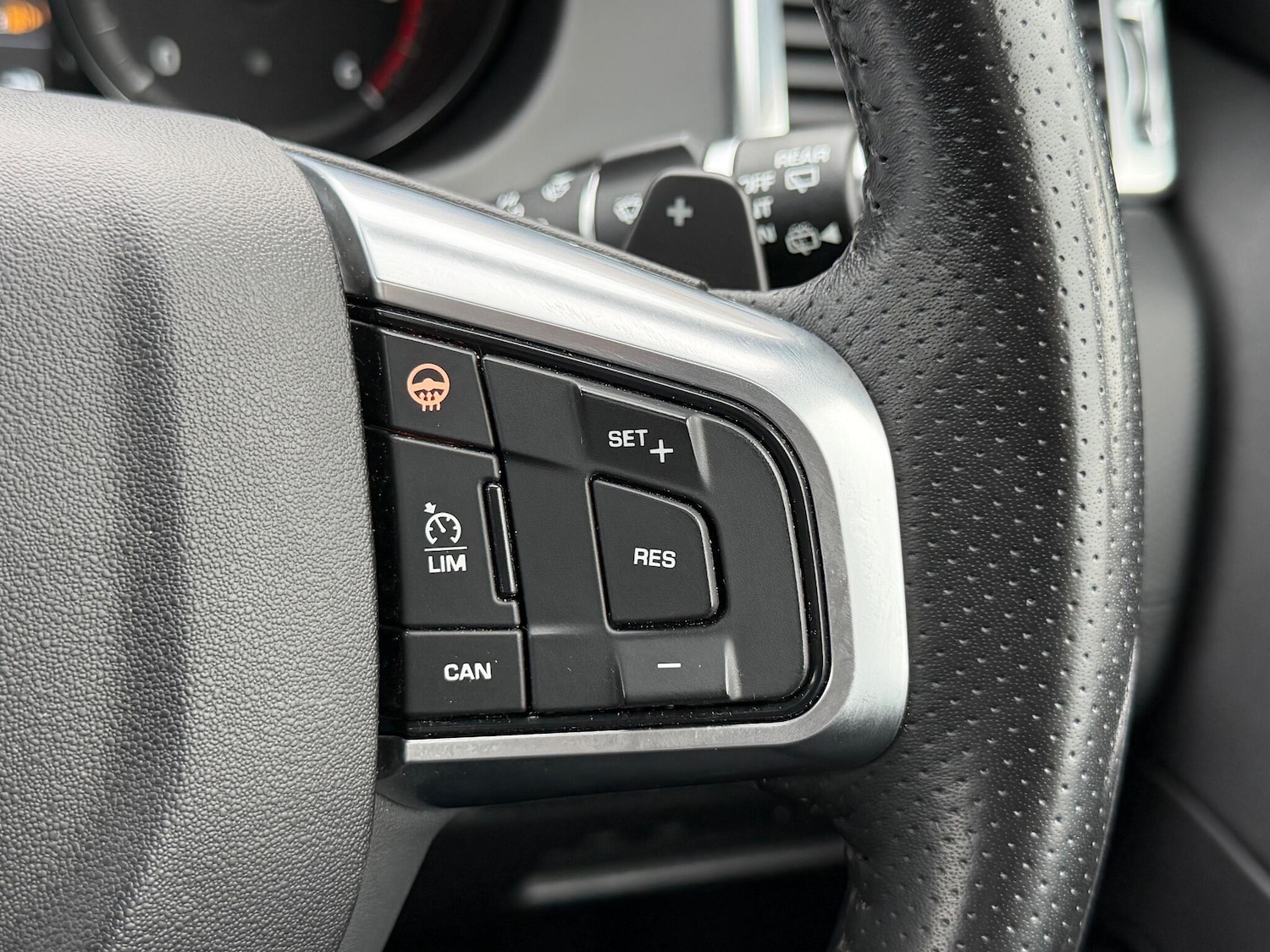 Used Land Rover Discovery Sport 2018 for sale - 76349379: Photo 29