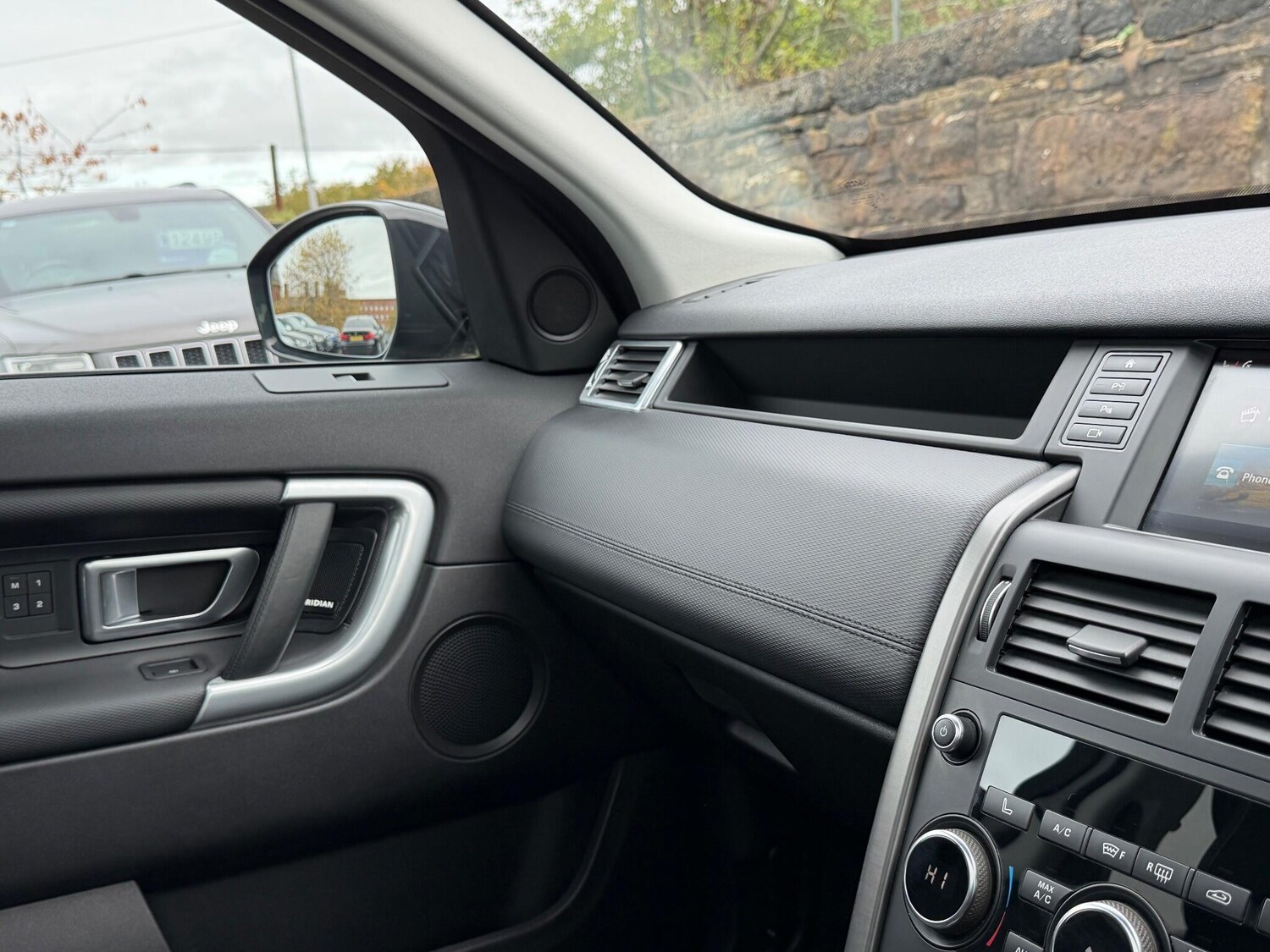 Used Land Rover Discovery Sport 2018 for sale - 76349379: Photo 51