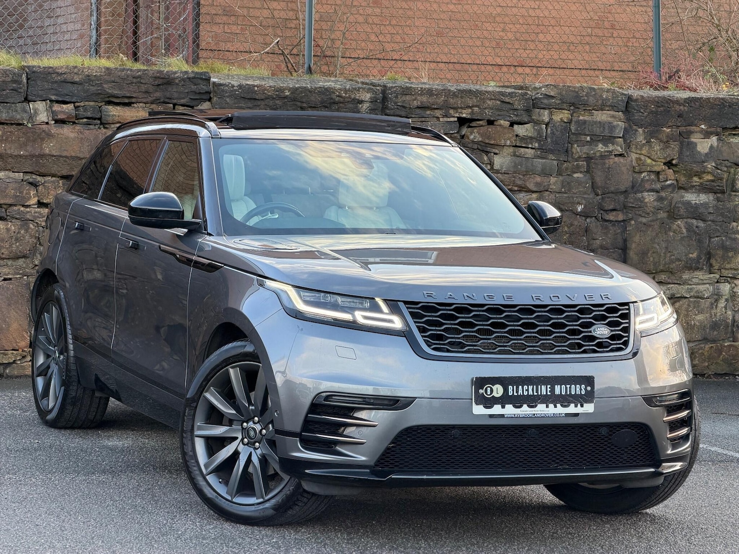 Used Land Rover Range Rover Velar 2018 for sale - 76886096: Photo 1