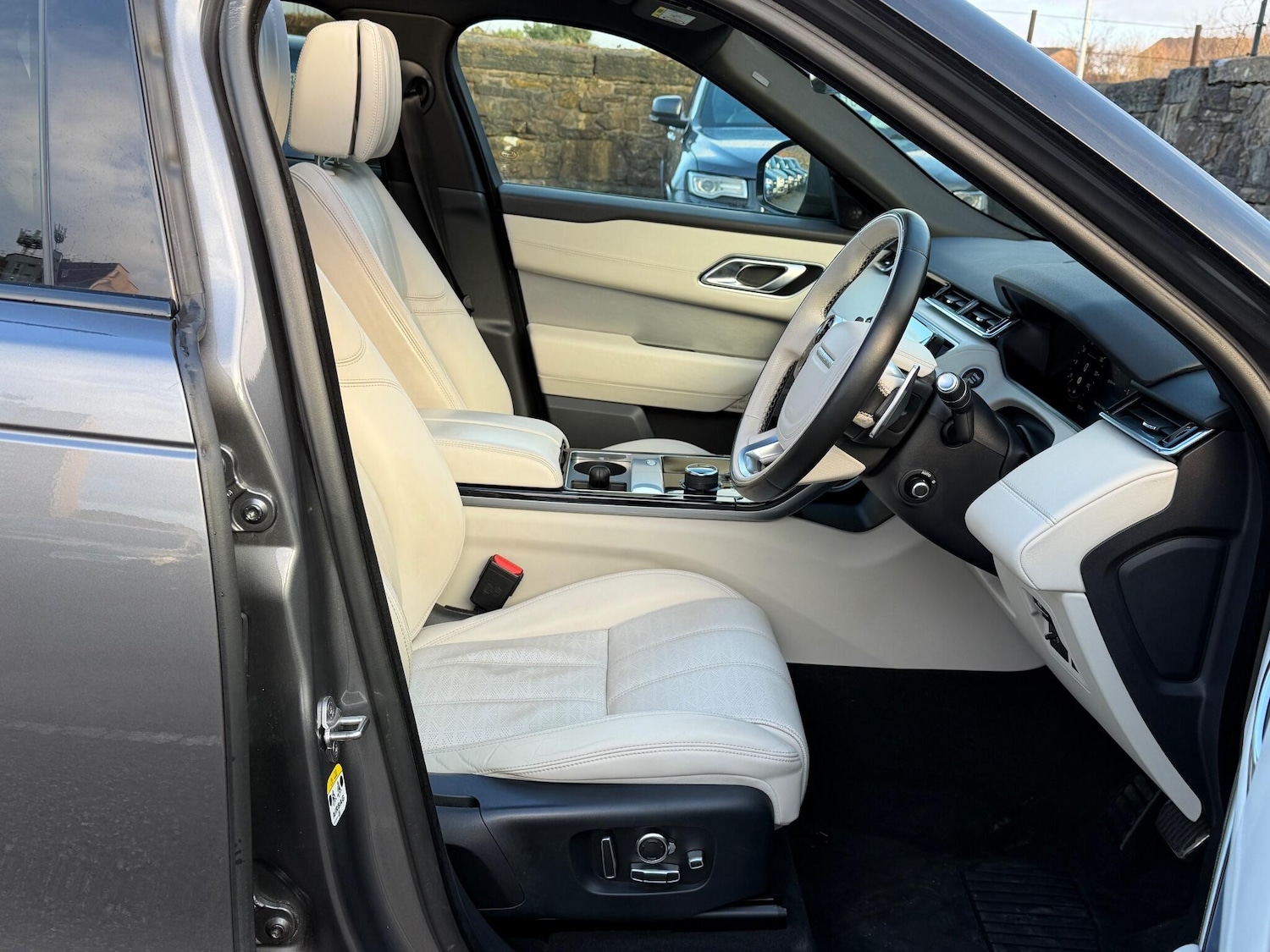 Used Land Rover Range Rover Velar 2018 for sale - 76886096: Photo 17