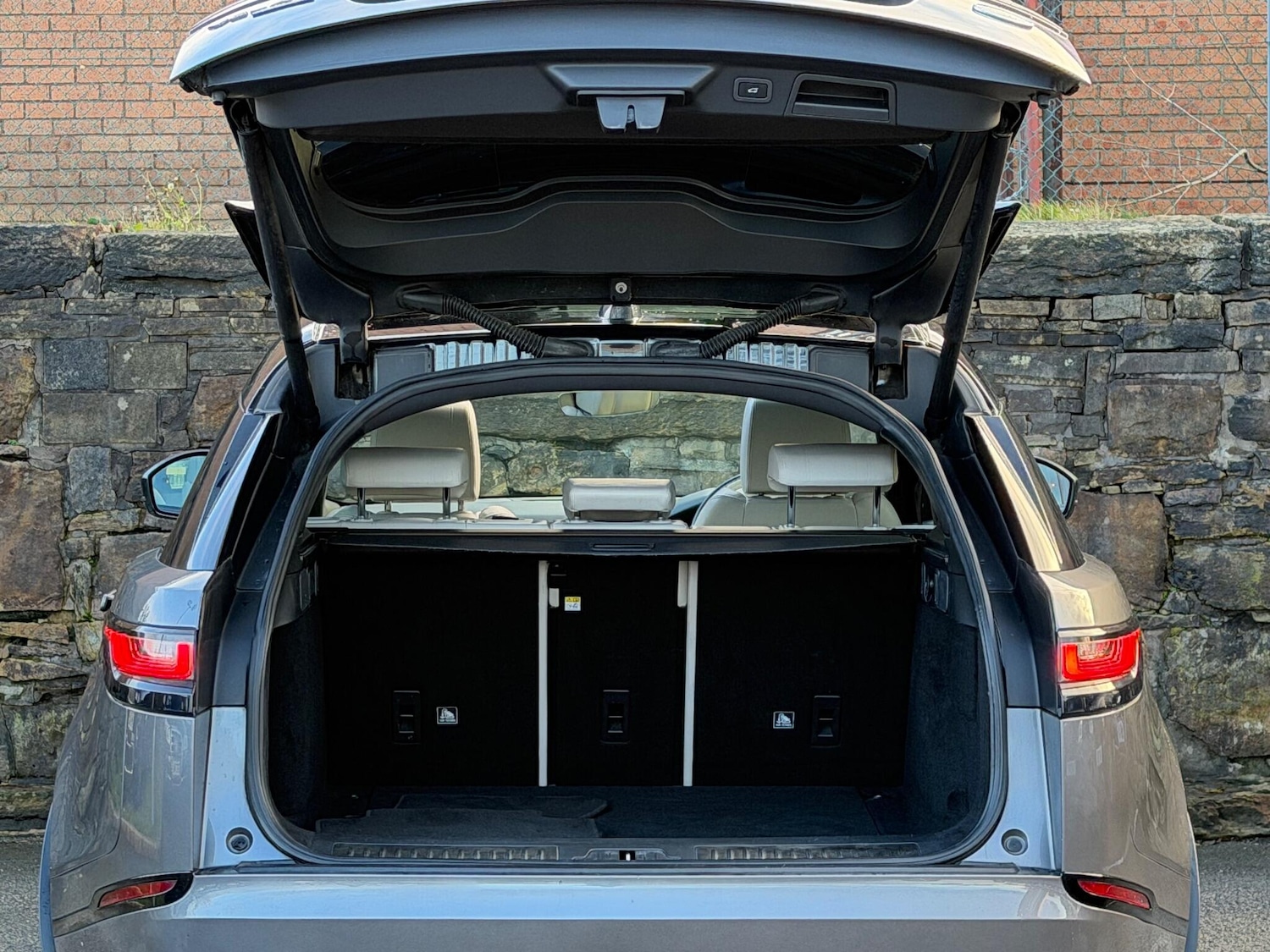 Used Land Rover Range Rover Velar 2018 for sale - 76886096: Photo 24