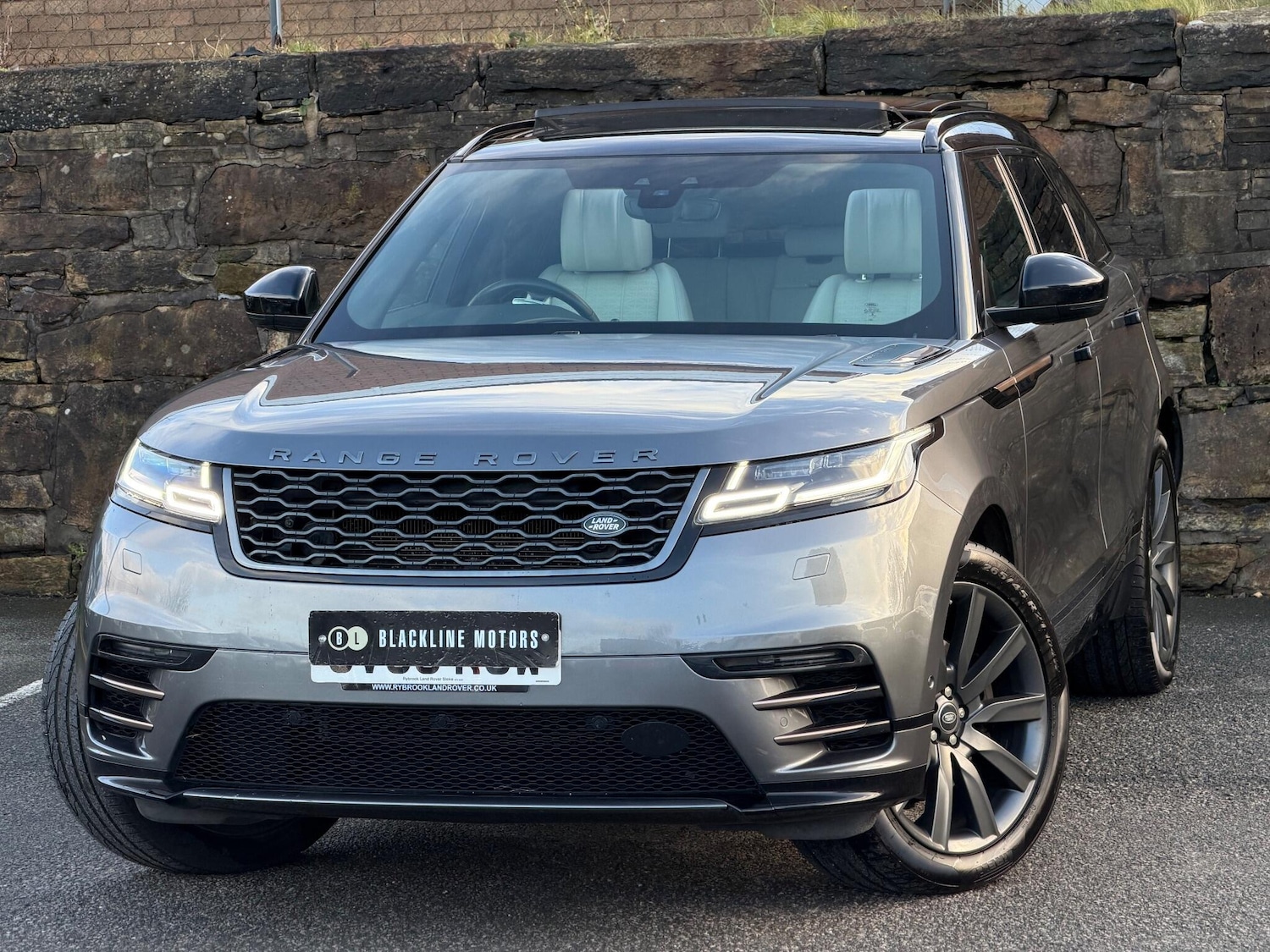 Used Land Rover Range Rover Velar 2018 for sale - 76886096: Photo 3