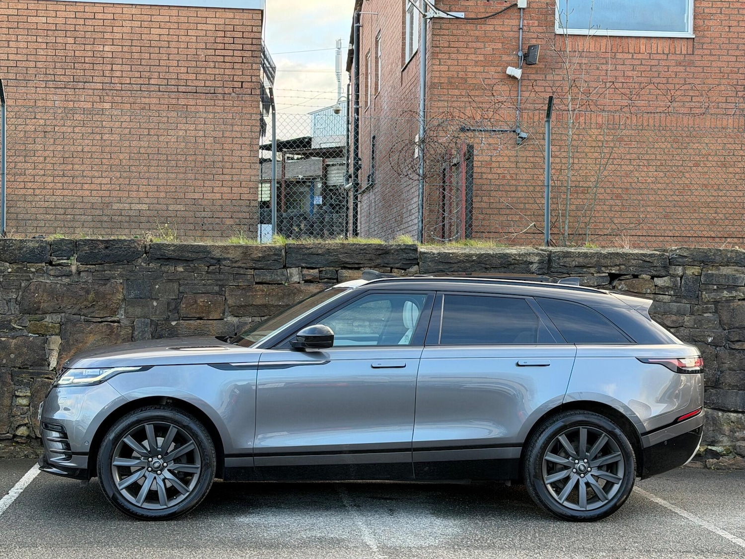 Used Land Rover Range Rover Velar 2018 for sale - 76886096: Photo 4