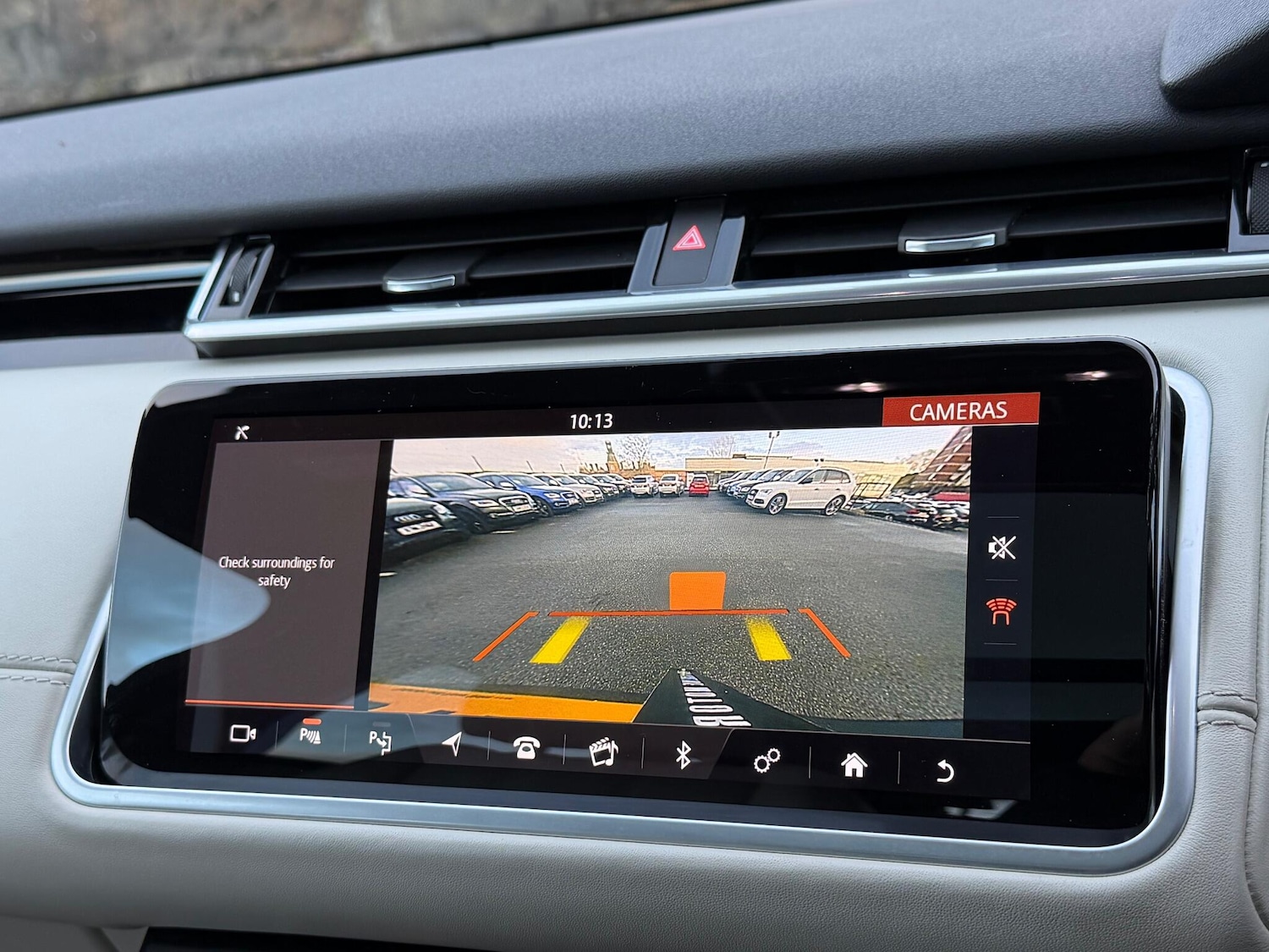 Used Land Rover Range Rover Velar 2018 for sale - 76886096: Photo 40