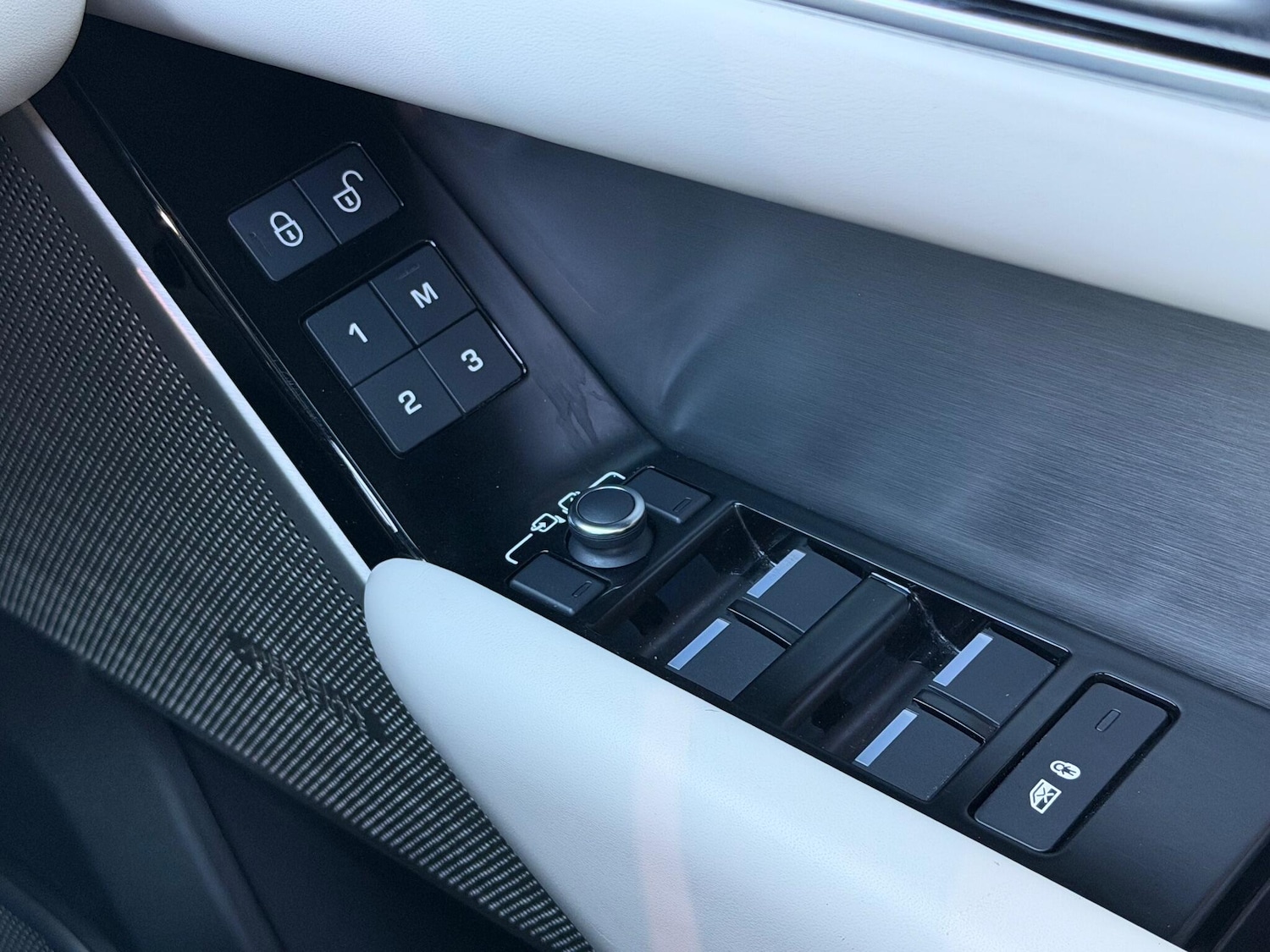 Used Land Rover Range Rover Velar 2018 for sale - 76886096: Photo 52