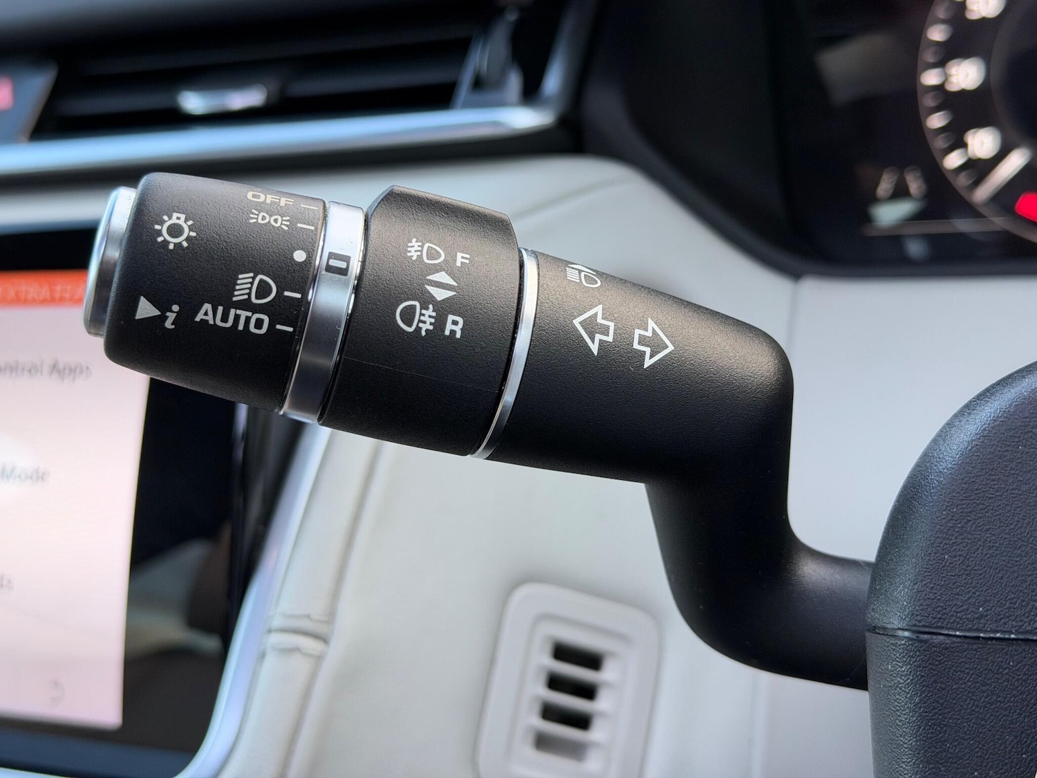 Used Land Rover Range Rover Velar 2018 for sale - 76886096: Photo 54