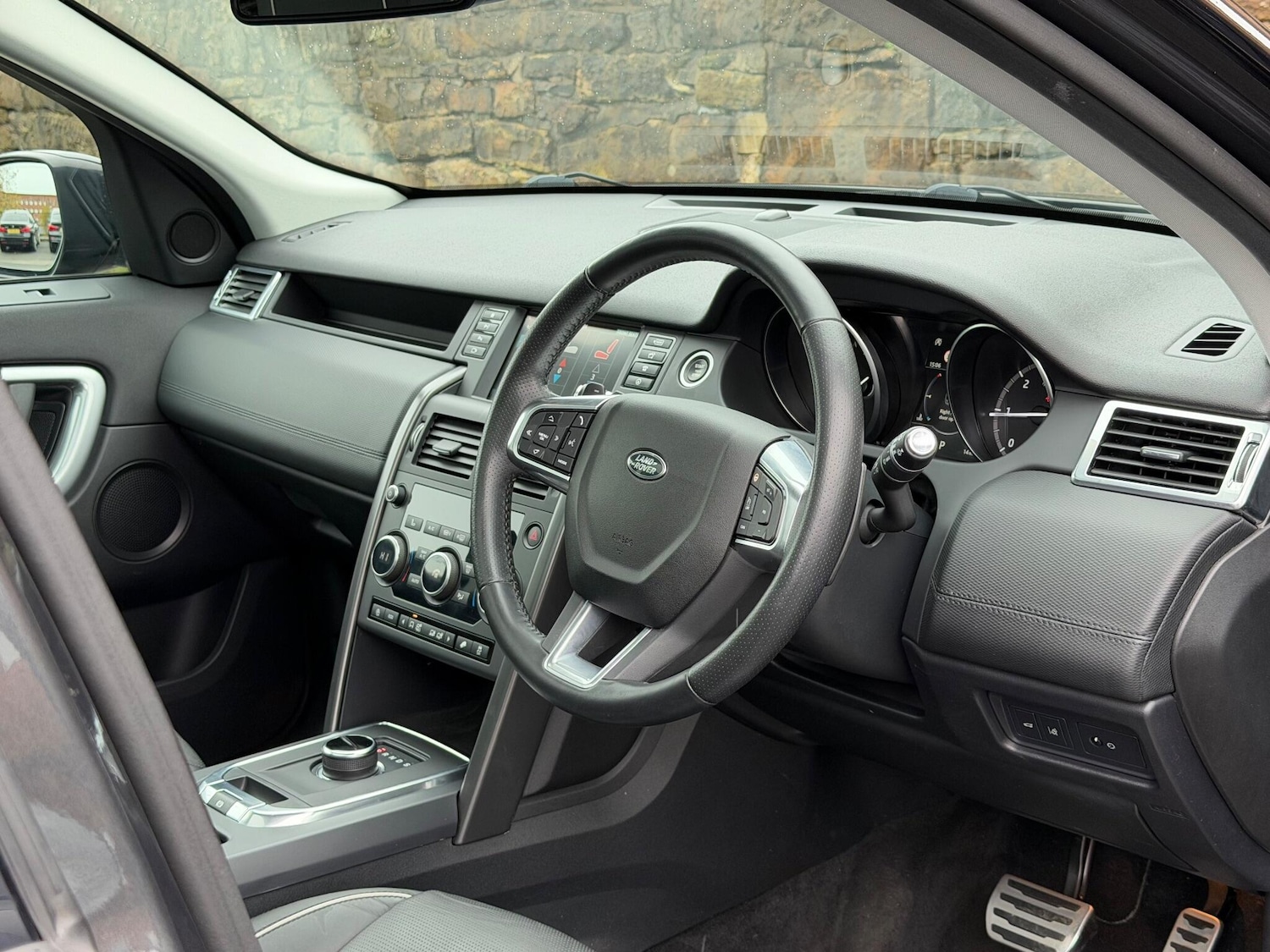 Used Land Rover Discovery Sport 2018 for sale - 76349711: Photo 11