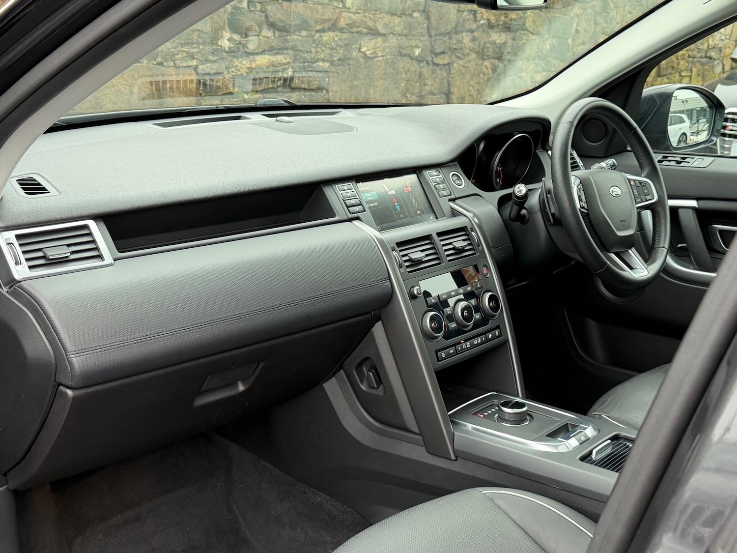 Used Land Rover Discovery Sport 2018 for sale - 76349711: Photo 13