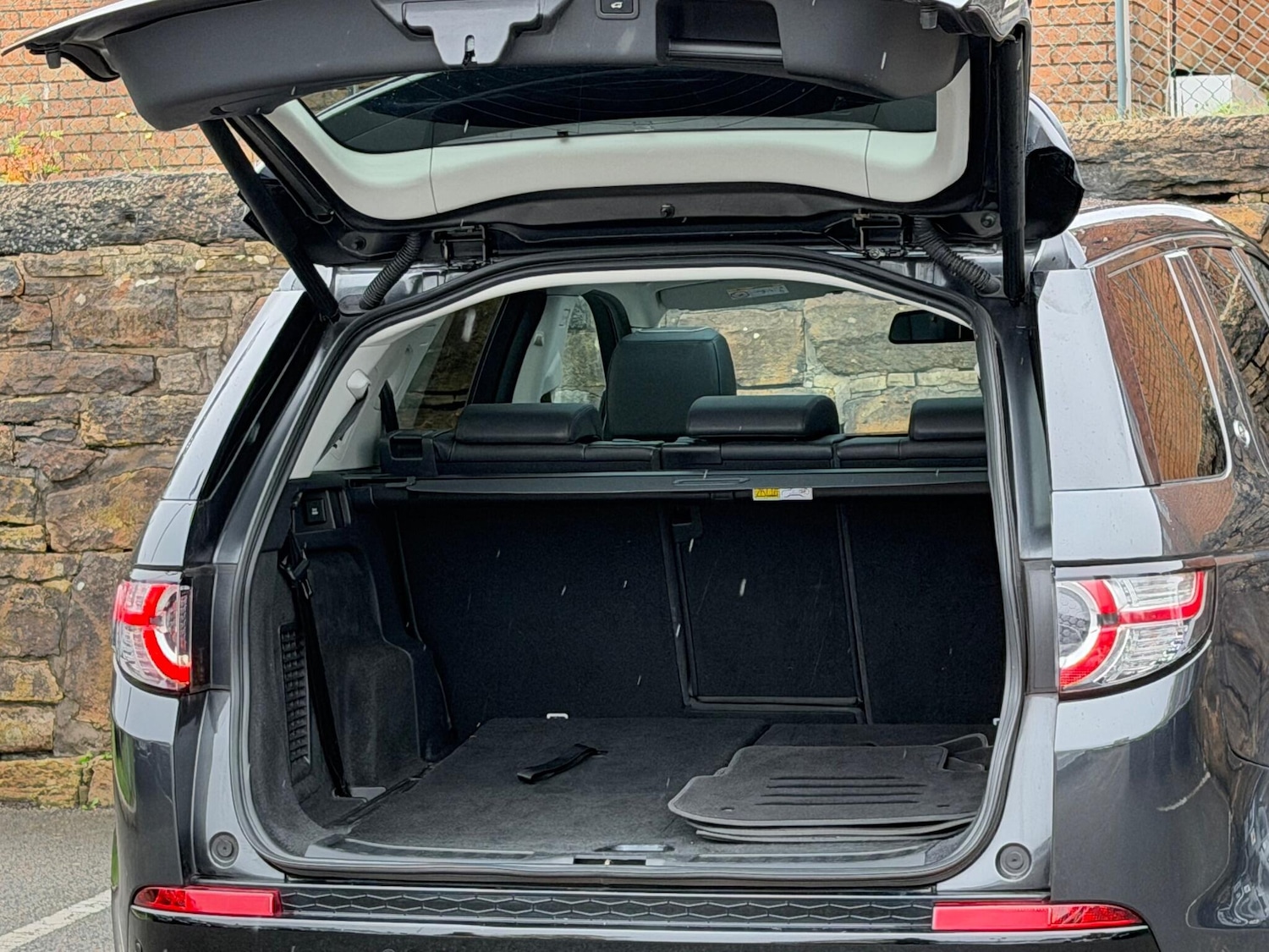 Used Land Rover Discovery Sport 2018 for sale - 76349711: Photo 20