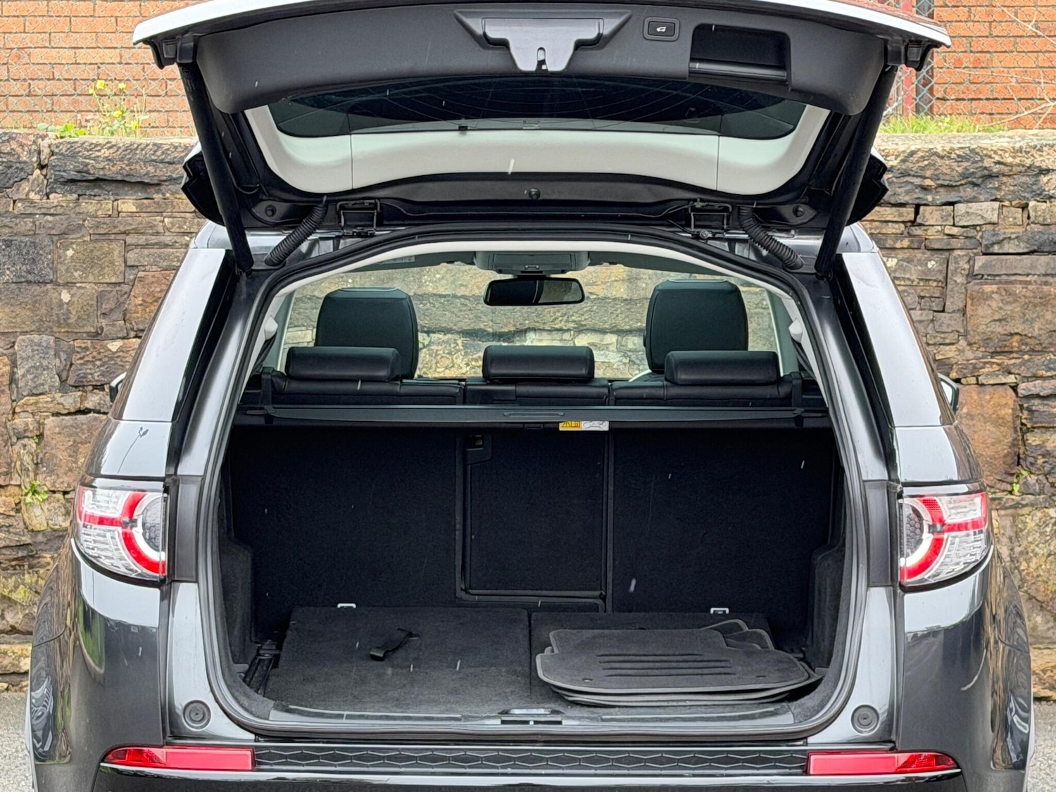 Used Land Rover Discovery Sport 2018 for sale - 76349711: Photo 21