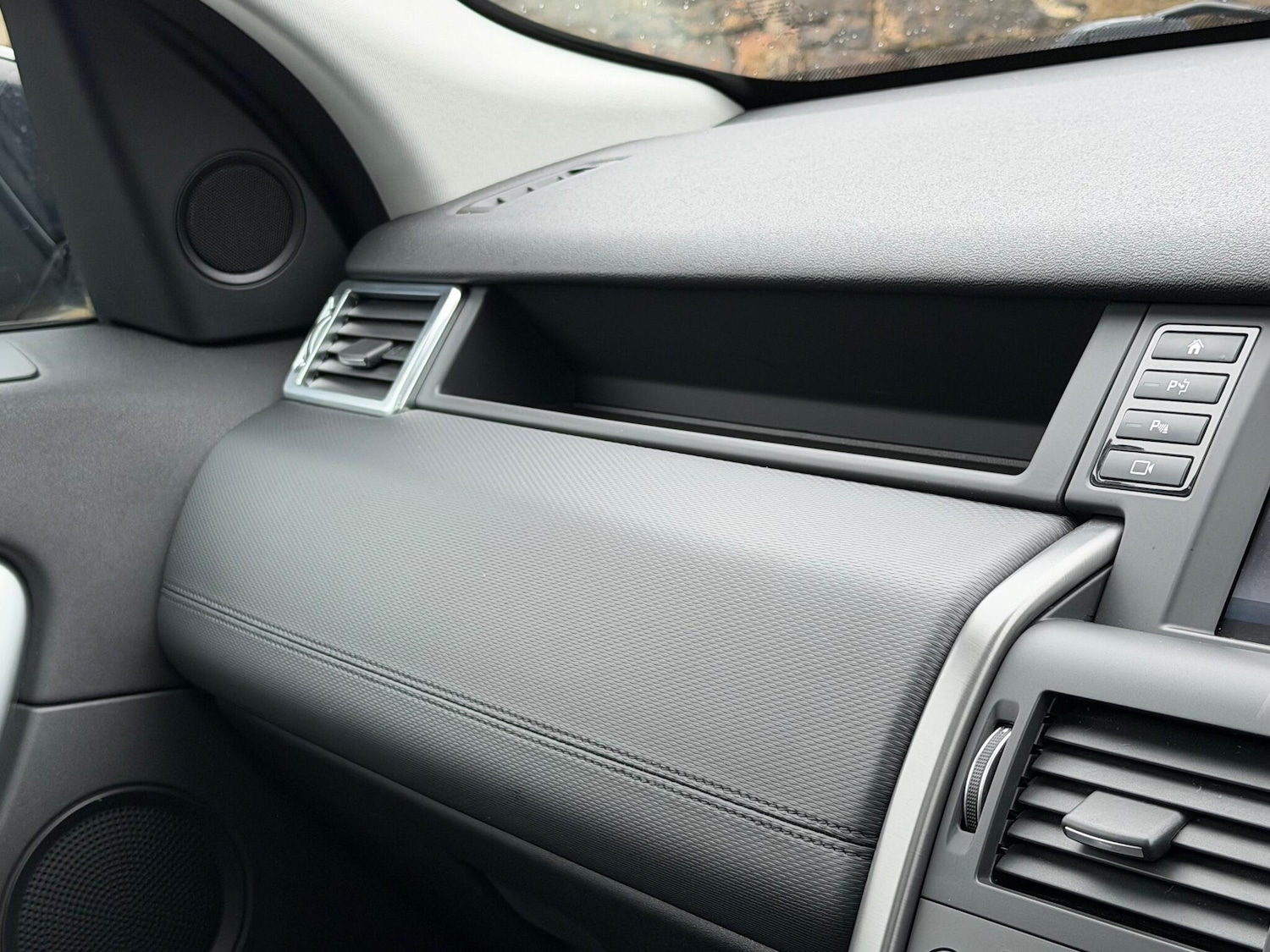 Used Land Rover Discovery Sport 2018 for sale - 76349711: Photo 53