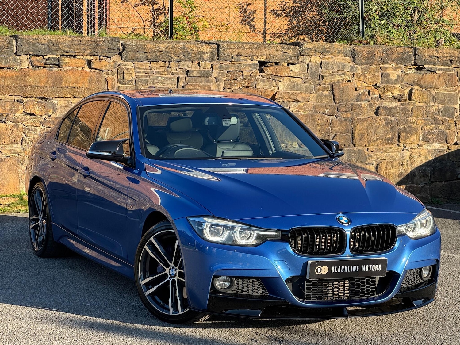 Used BMW 3 Series 2017 for sale - 76161055: Photo 1