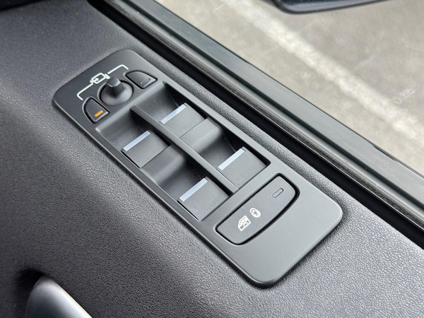Used Land Rover Discovery Sport 2017 for sale - 76239391: Photo 50