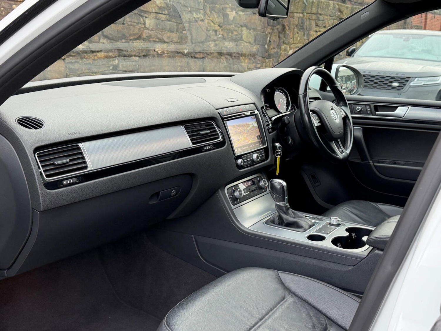 Used Volkswagen Touareg 2015 for sale - 77242287: Photo 14